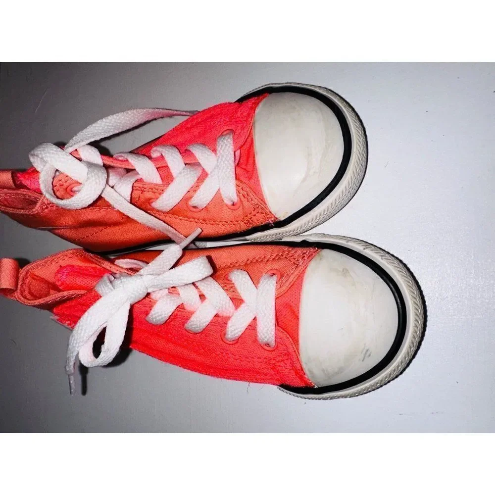 Converse Chuck Taylor Hightop Sneakers Shoes Canvas hot pink Size 10 girls